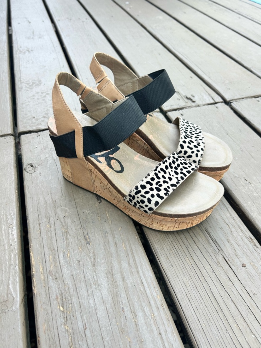 OTBT Bushnell Cork Wedge Sandals with Black Elastic and Leopard Strap | Size 8.5